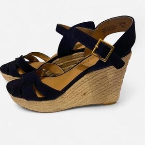 American Eagle Outfitters Black and Tan Wedge Sandals